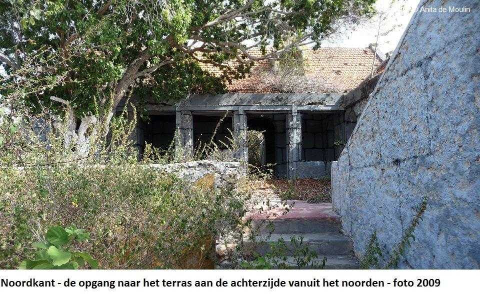 25. Noordkant opgang naar terras 2009